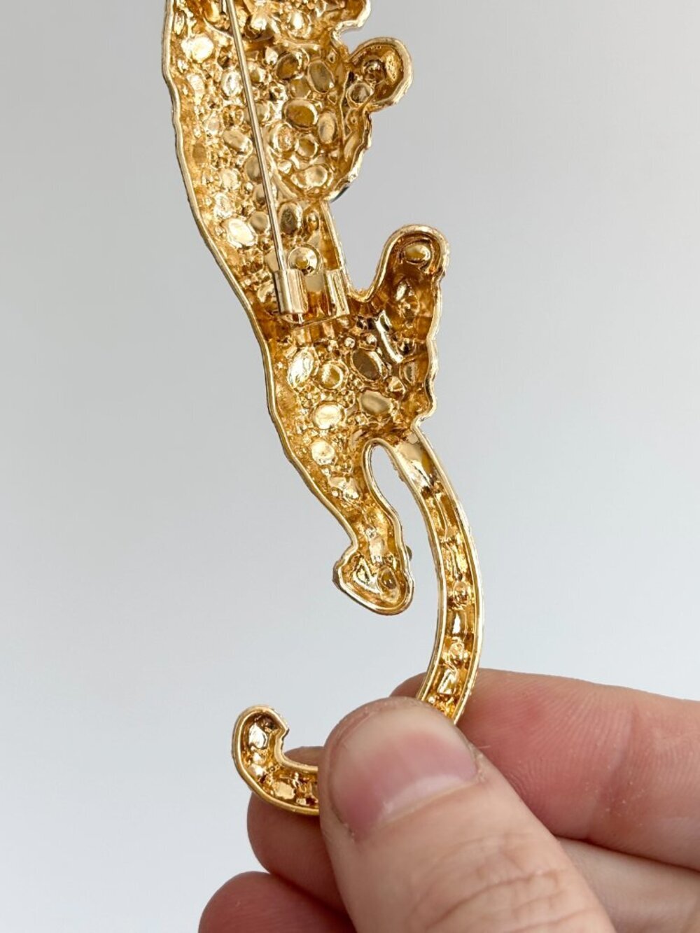 Climbling Leopard Figural Gold Toned Black Rhinestone Vintage Insp Brooch Pin - Picture 5 of 13
